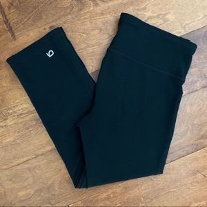 GapFit Blackout Capri 21” Size Small